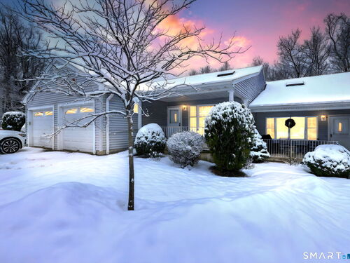  condo home for sale located at 3 Behrens Terrace, 3, Monroe, CT 06468