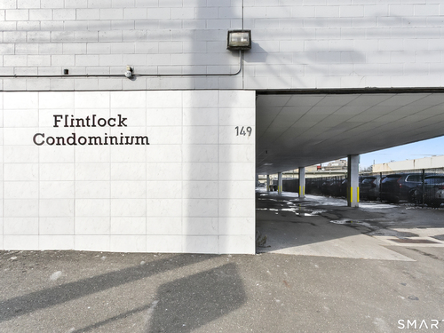  condo home for sale located at 149 Myrtle Avenue, apt 6, Stamford, CT 06902