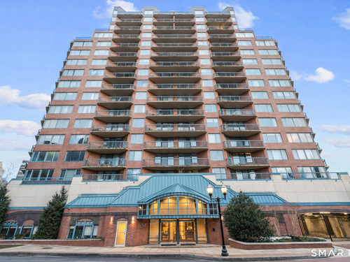  condo home for sale located at 25 Forest Street, apt 15e, Stamford, CT 06901