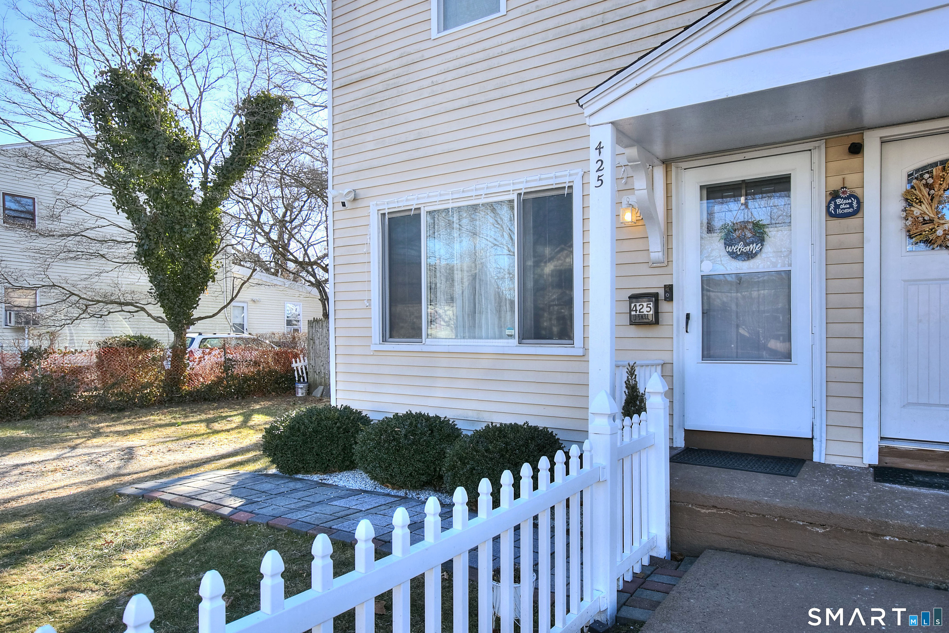 425 Mckinley Avenue, Stratford, CT 06615 | For Sale at $285,000