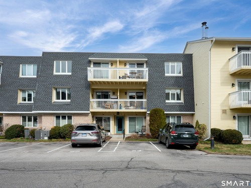 townhouse condo for sale located at 61 Seaview Avenue, apt 42, Stamford, CT 06902