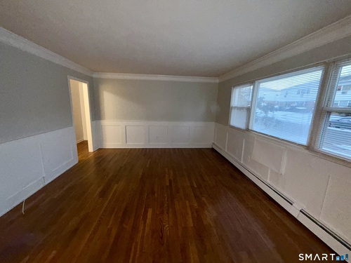  condo home for sale located at 204 Cherry Hill Drive, 1b, Bridgeport, CT 06606