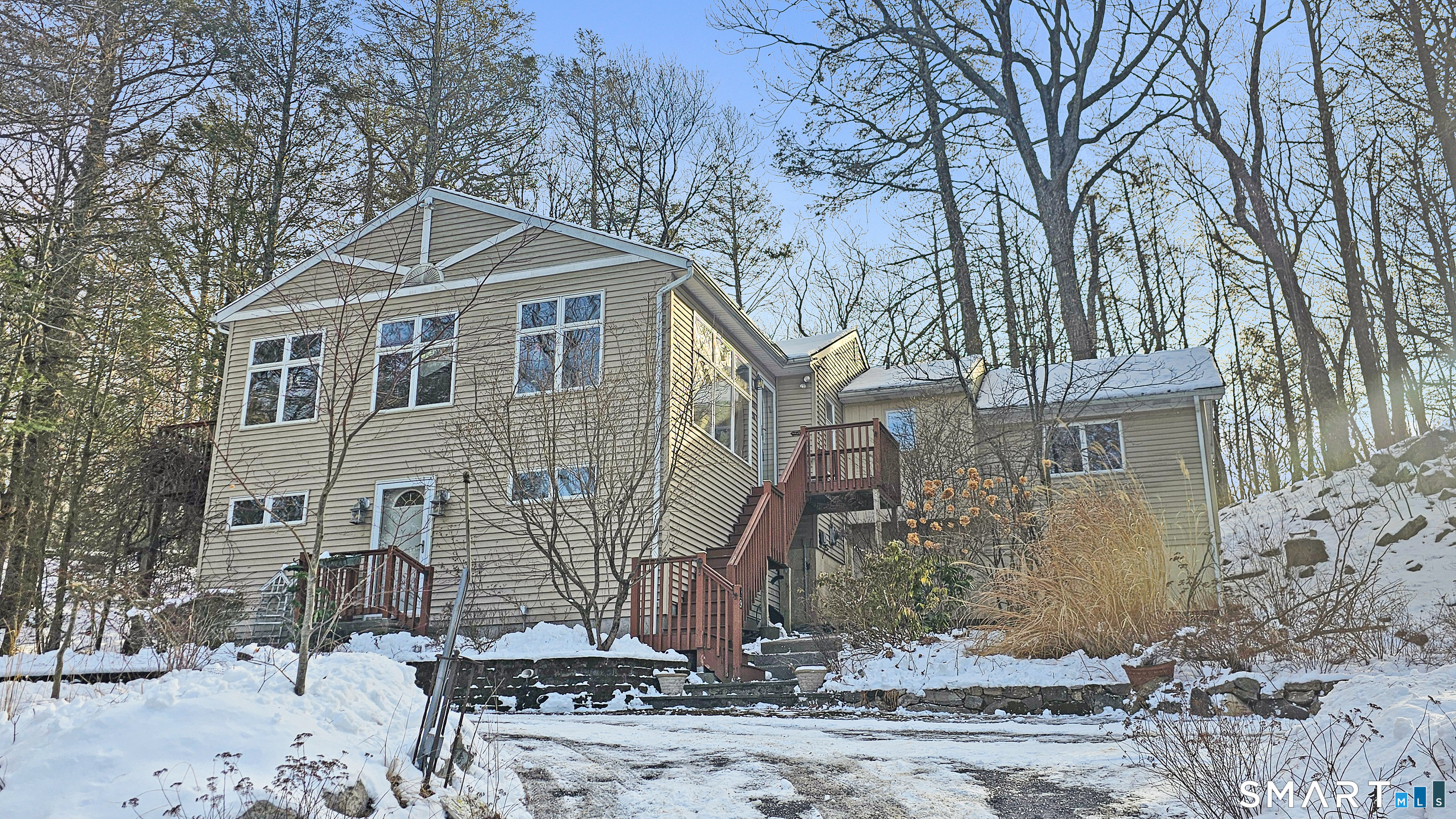 29 Carol Street, Danbury, CT 06810 | For Sale at $619,000