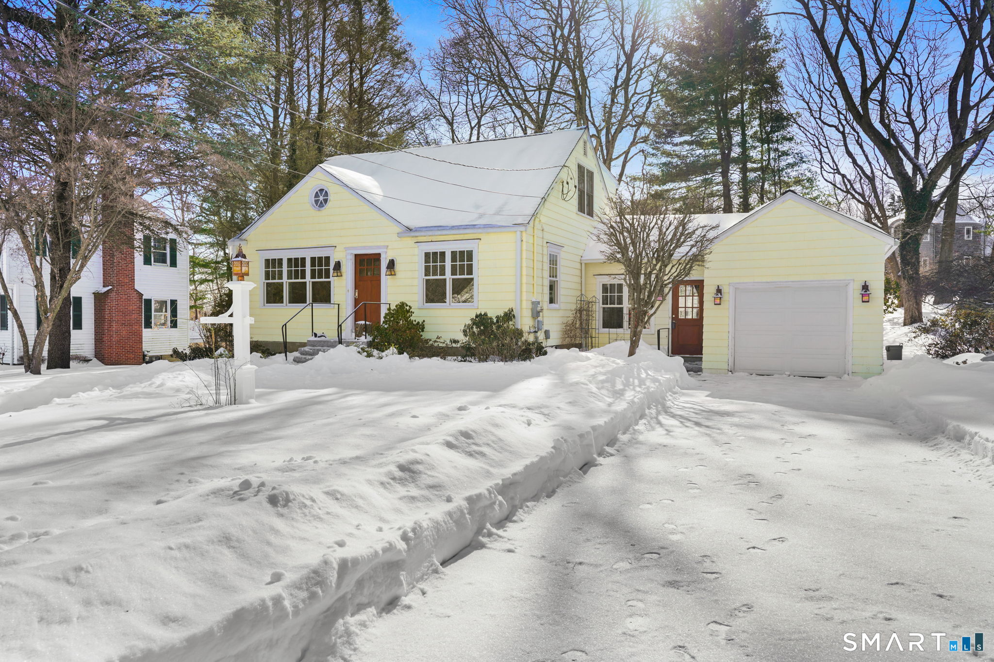 220 Hilltop Circle, Trumbull, CT 06611 | For Sale at $599,900
