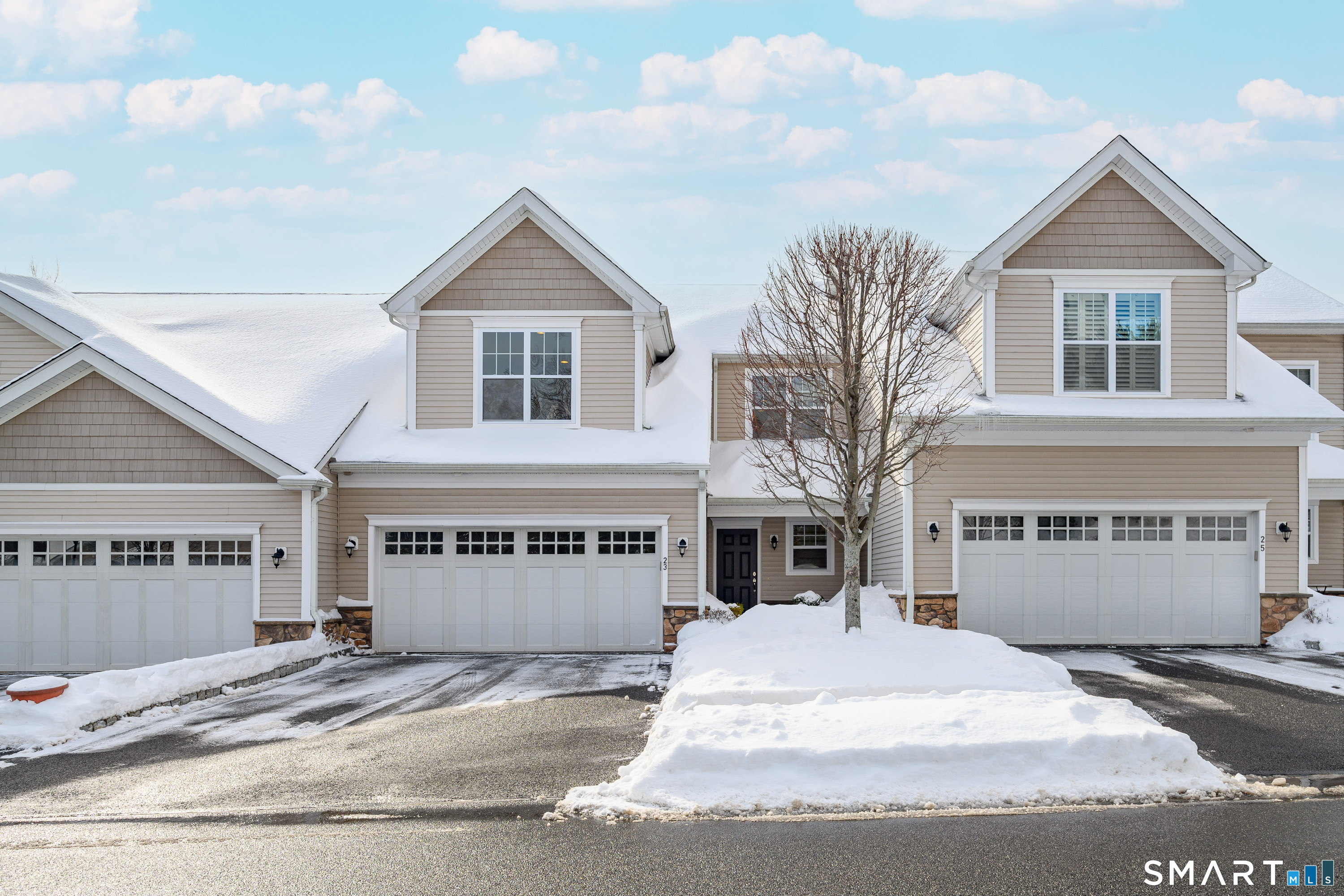 23 Woods Lane, 23, Newtown, CT 06470 | For Sale at $624,900