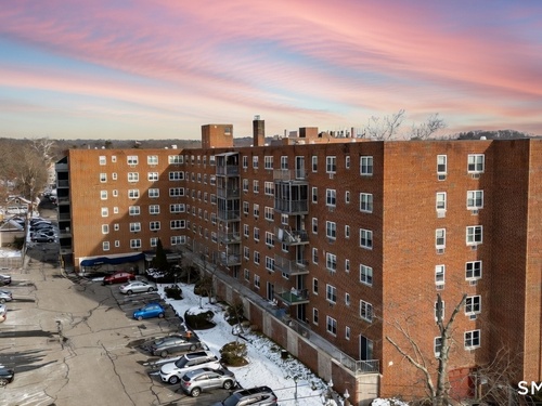  condo home for sale located at 27 Northill Street, apt 5n, Stamford, CT 06907