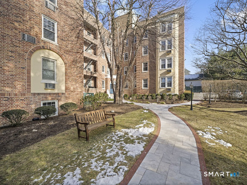  townhouse condo for sale located at 169 Mason Street, apt 3b, Greenwich, CT 06830