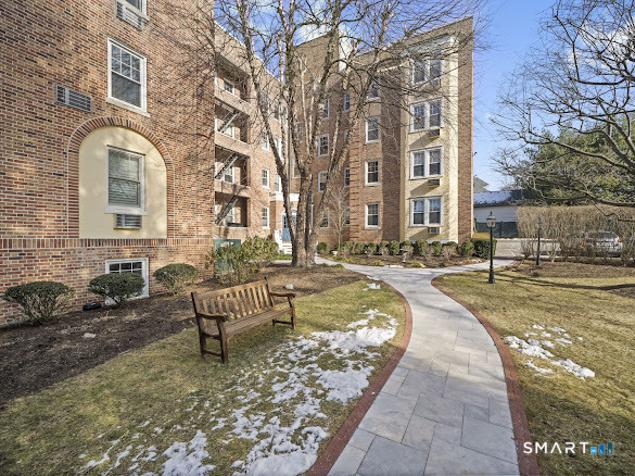169 Mason Street, apt 3b, Greenwich, CT 06830 | For Sale at $799,900