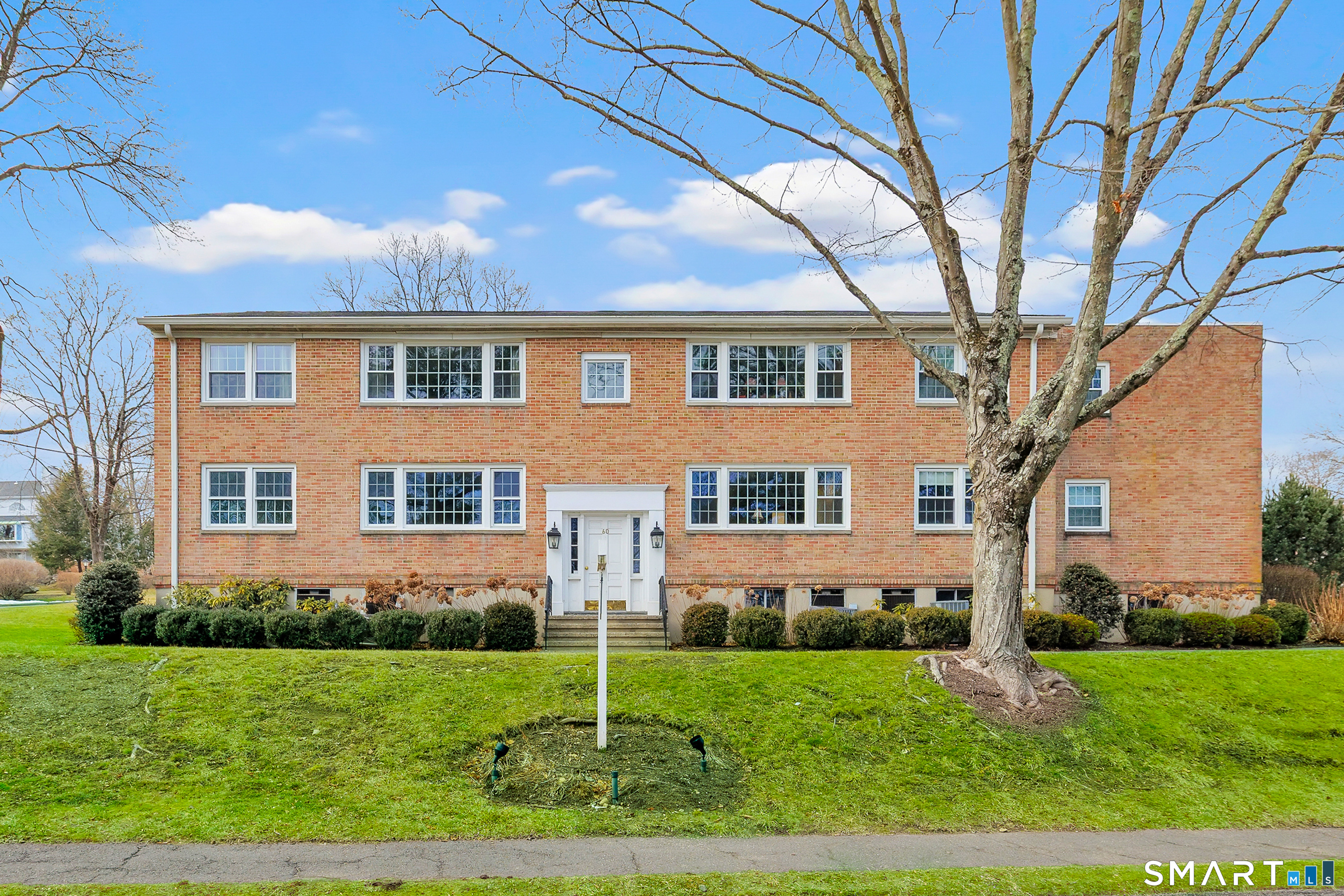 60 Heritage Hill Road, apt a, New Canaan, CT 06840 | For Sale at $469,000