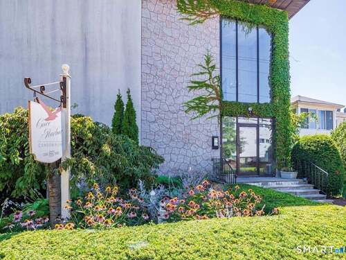  condo home for sale located at 697 Cove Road, apt 1b, Stamford, CT 06902