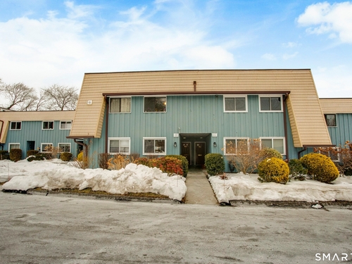 Waterfront condo home for sale located at 1452 Melville Avenue, 1452, Fairfield, CT 06825