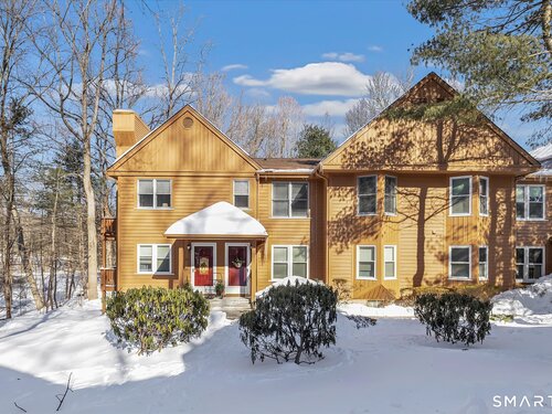  condo home for sale located at 19 Pine Needle Drive, 19, Shelton, CT 06484