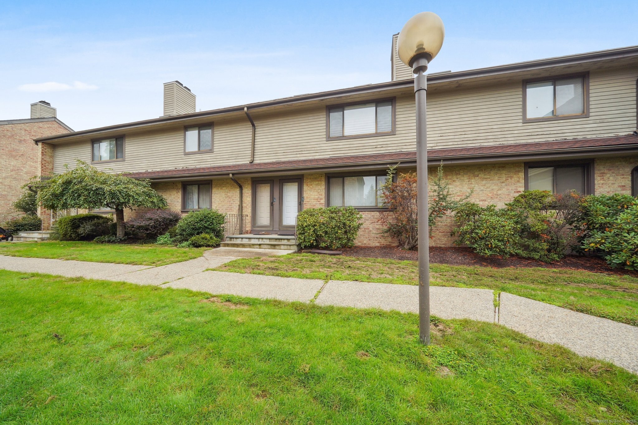 2289 Bedford Street, g17, Stamford, CT 06905 | For Sale at $599,000