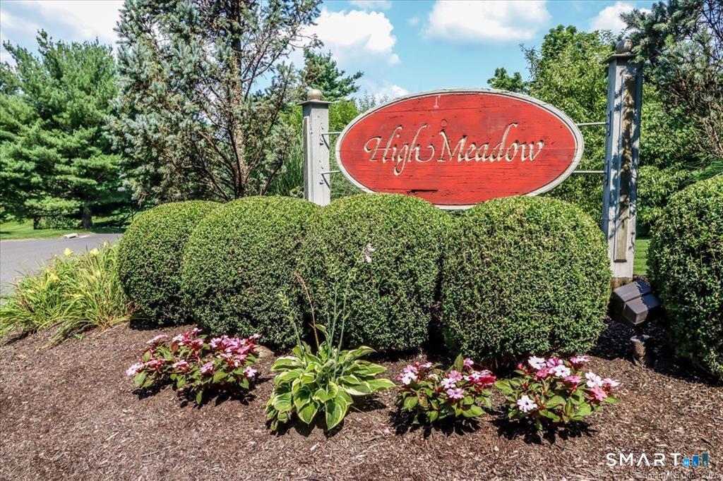 29 Ledgewood Drive, 29, Brookfield, CT 06804 | For Sale at $385,000