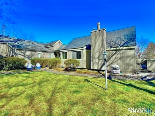  condo home for sale located at 261 Agawam Drive, a, Stratford, CT 06614