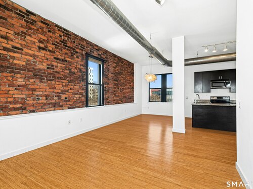  condo home for sale located at 881 Lafayette Boulevard, 4n, Bridgeport, CT 06604