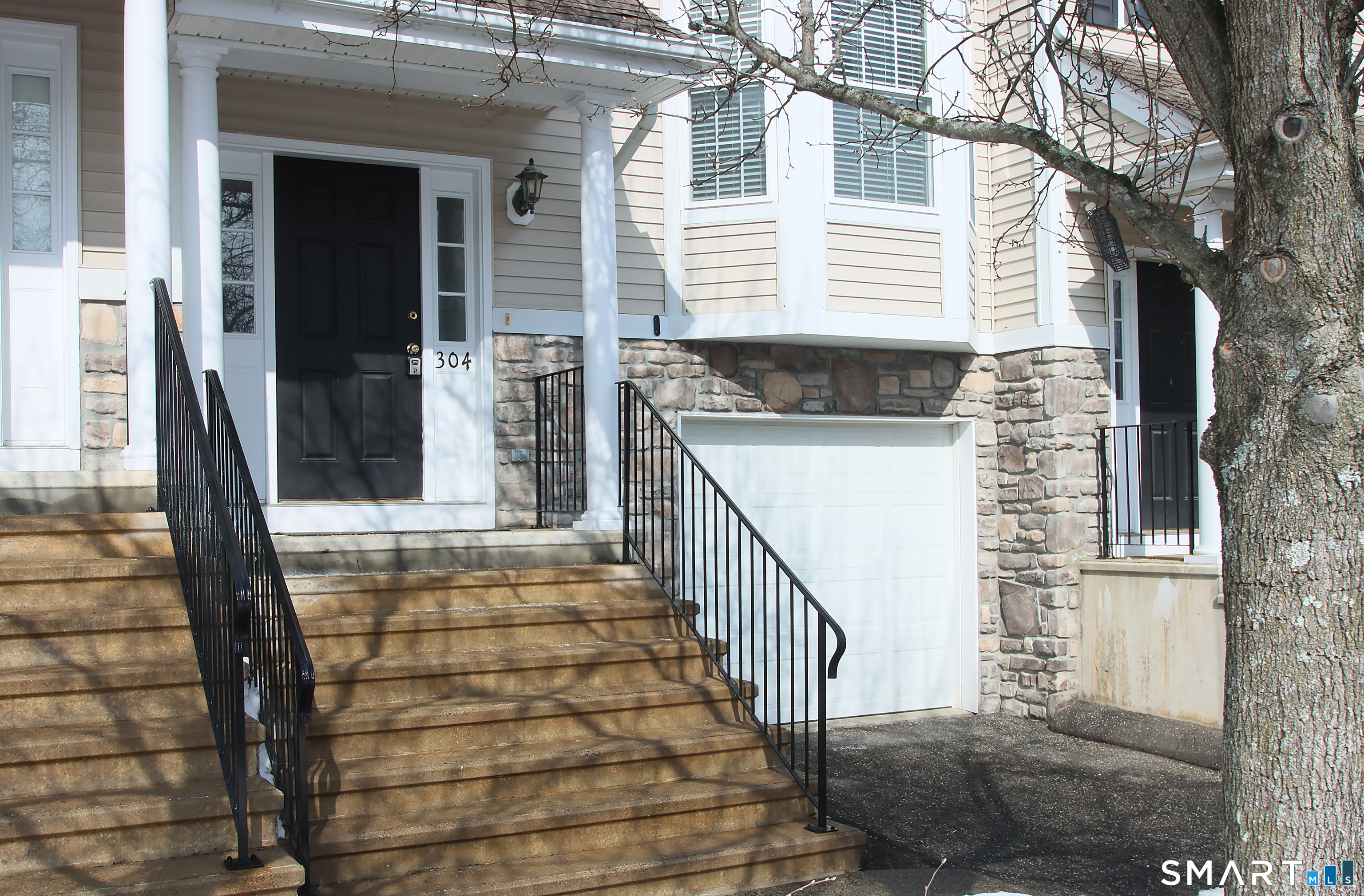 304 Sienna Drive, 304, Danbury, CT 06810 | For Sale at $399,900