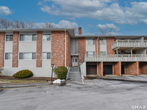  condo home for sale located at 28 Mill Hill Road, 28, Fairfield, CT 06890