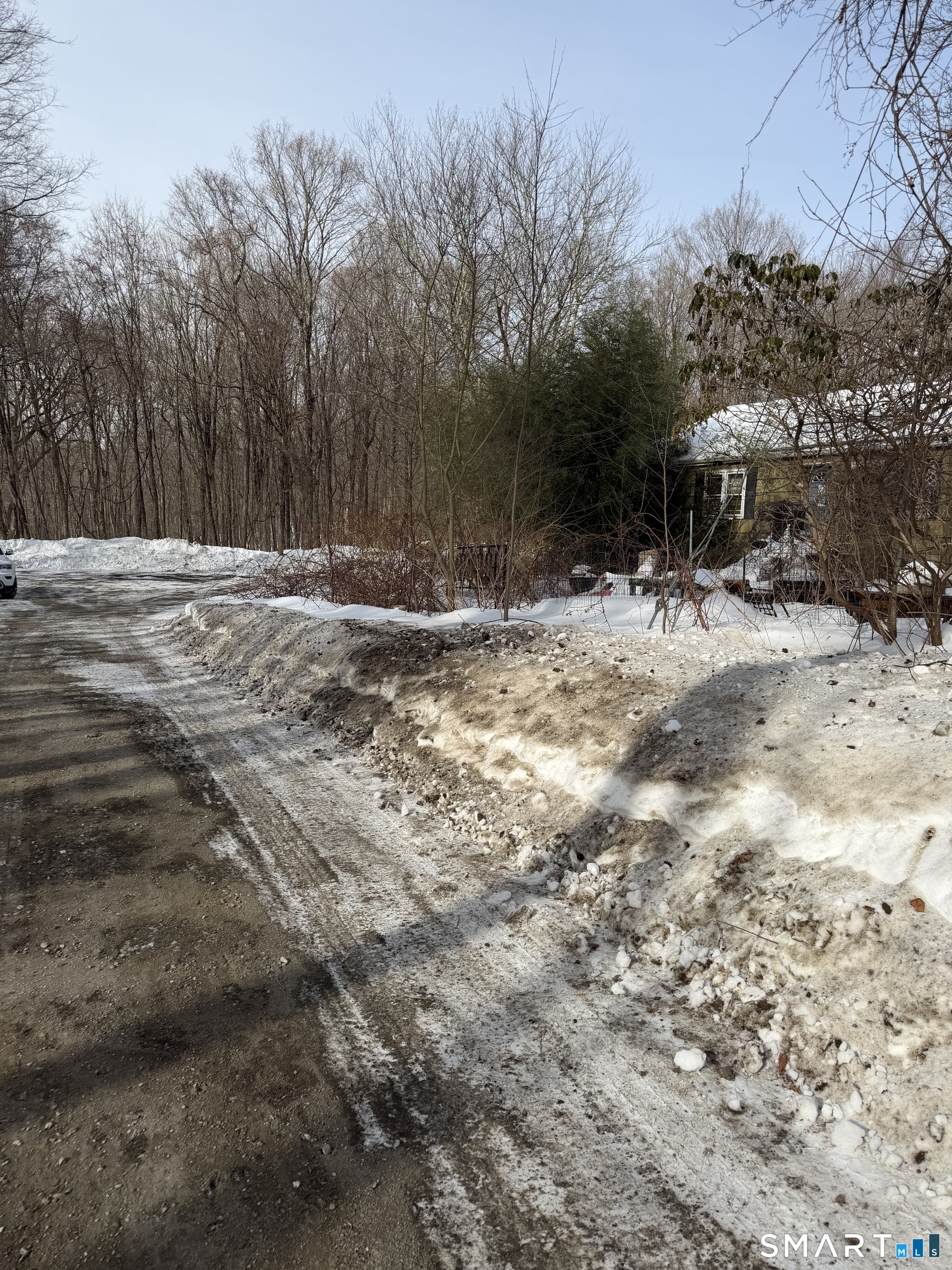 40 Towns End Road, Newtown, CT 06470 | For Sale at $274,900