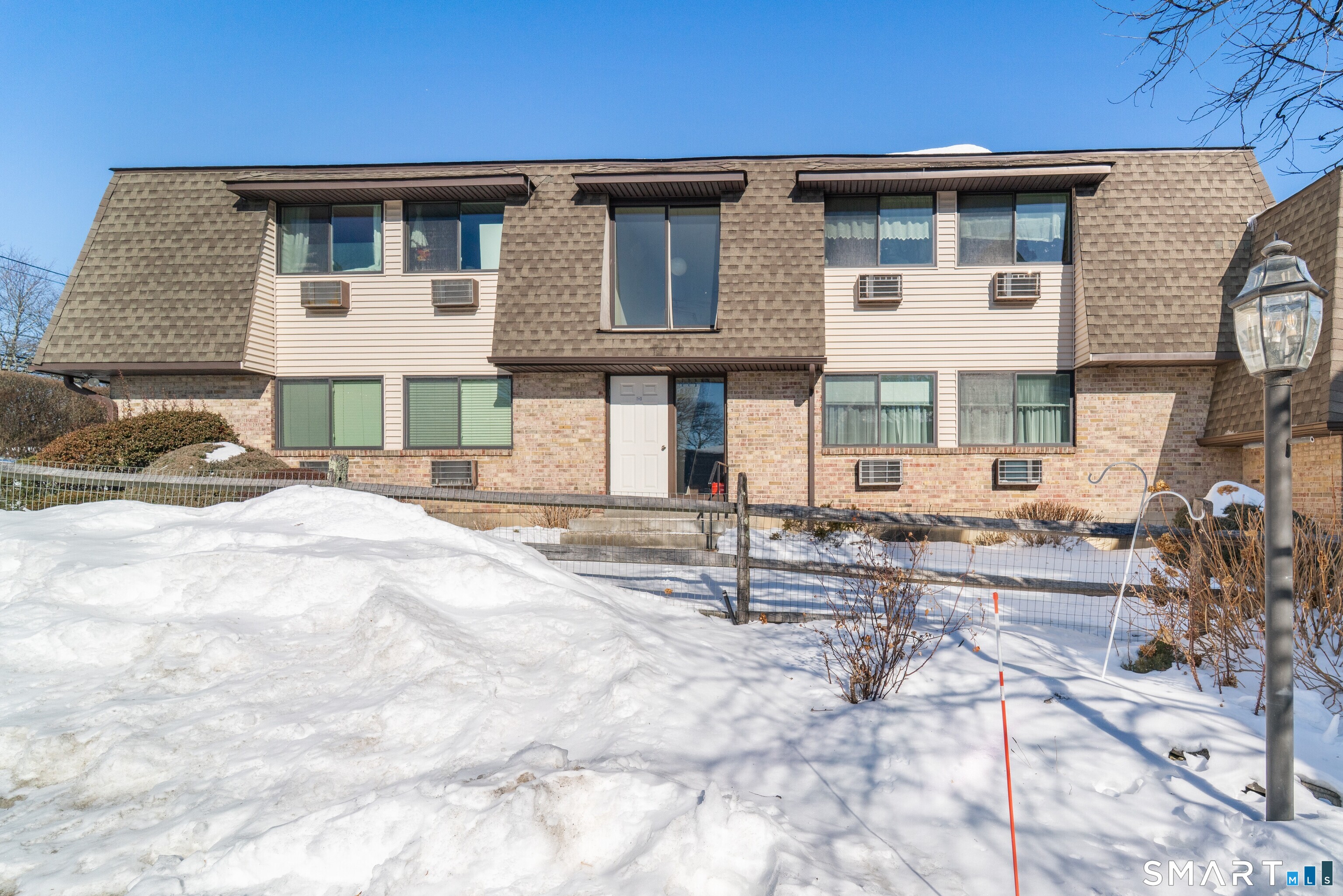 180 Colonial Road, apt a2, Stamford, CT 06906 | For Sale at $425,000