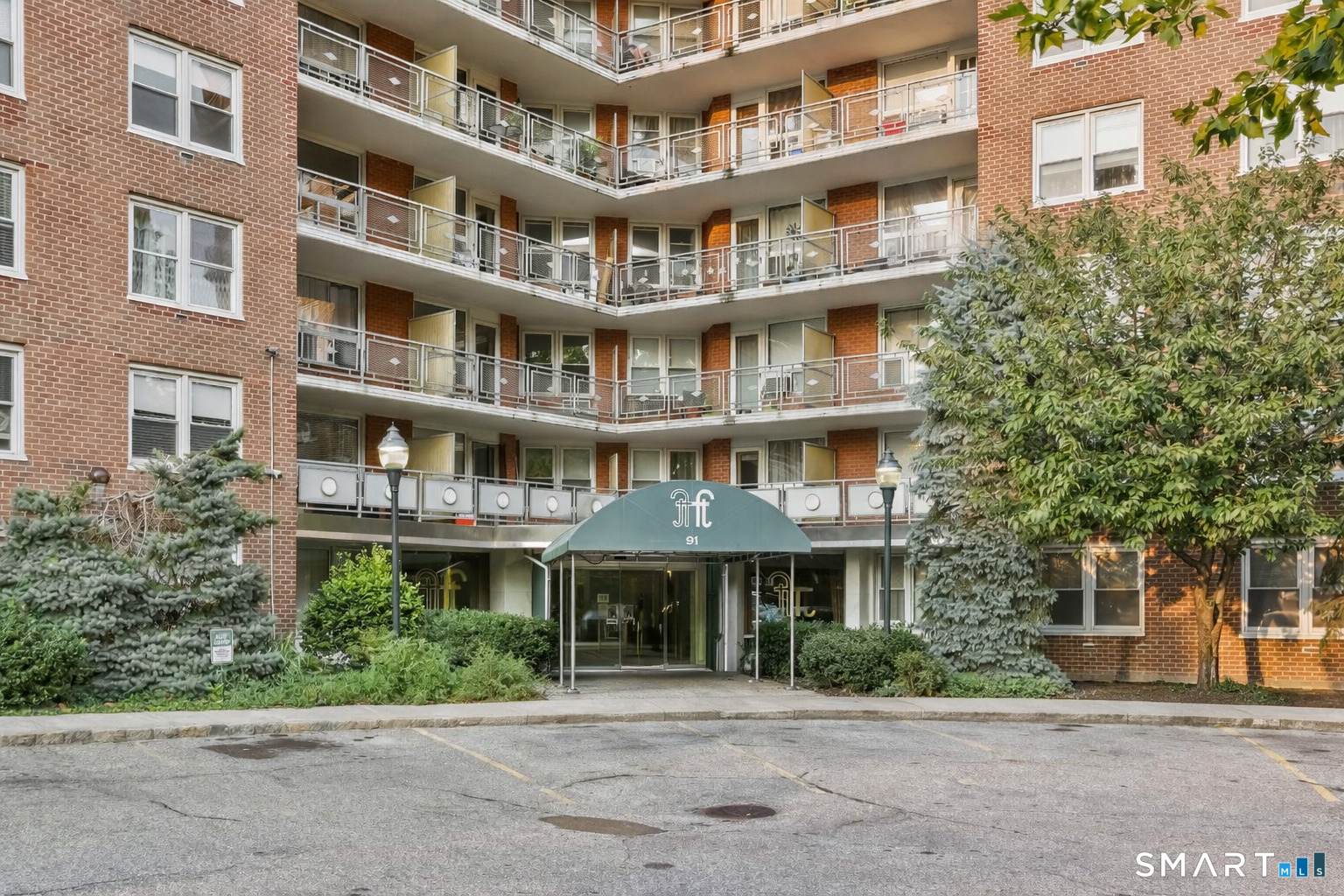 91 Strawberry Hill Avenue, apt 639, Stamford, CT 06902 | For Sale at $295,000