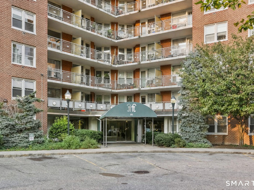  condo home for sale located at 91 Strawberry Hill Avenue, apt 639, Stamford, CT 06902