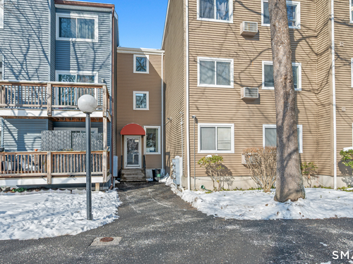 Waterfront condo home for sale located at 14 Newtown Road, b6, Danbury, CT 06810