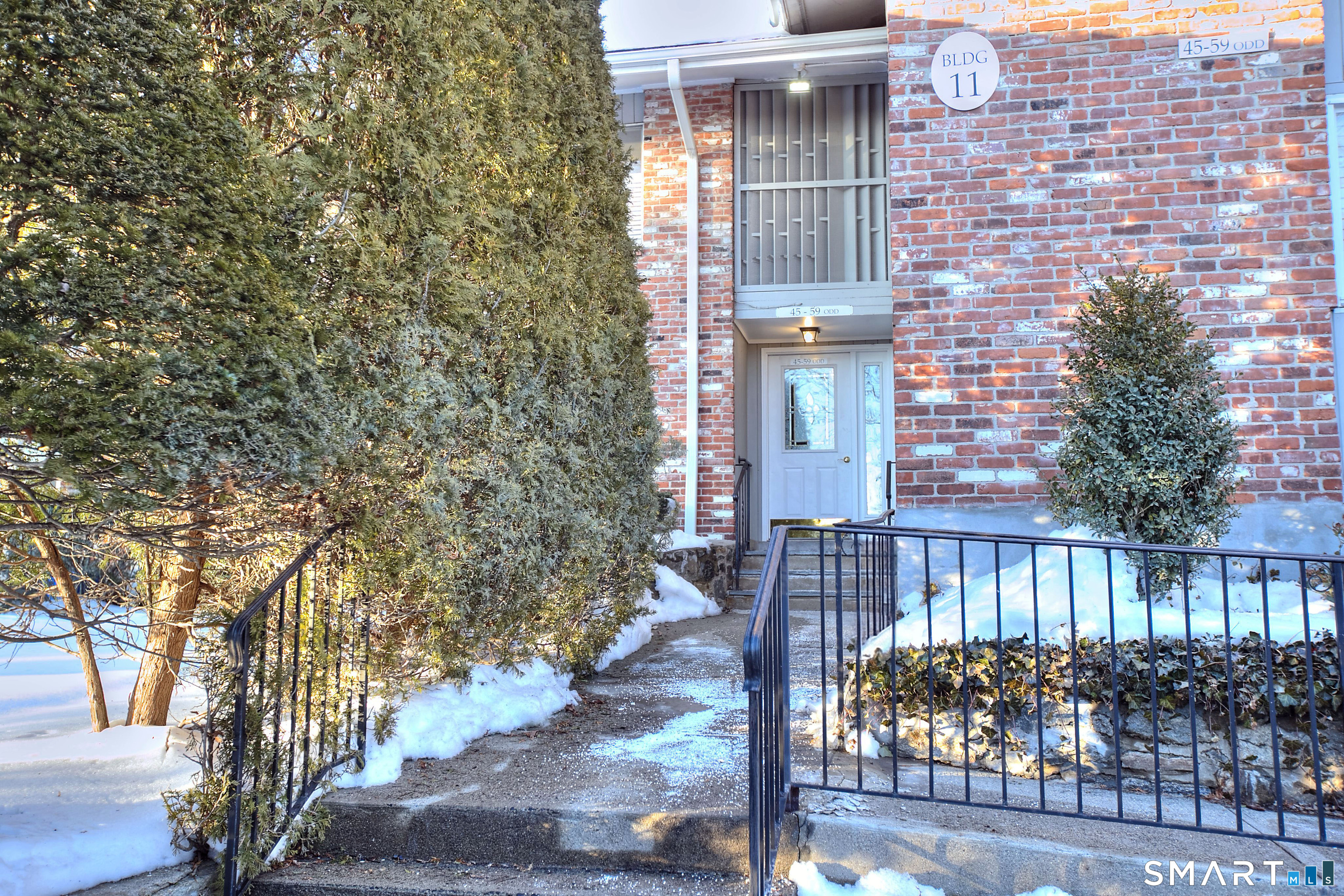 49 Southport Woods Drive, 49, Fairfield, CT 06890 | For Sale at $630,000