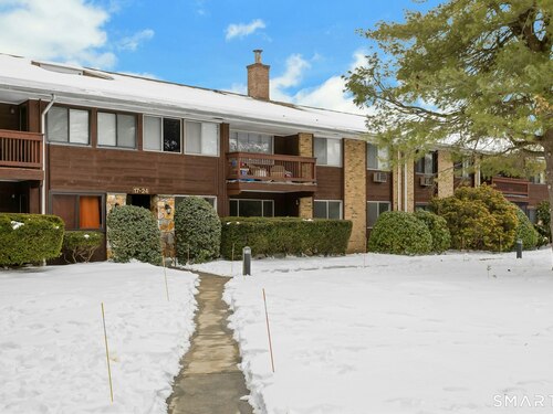  condo home for sale located at 154 Cold Spring Road, apt 18, Stamford, CT 06905