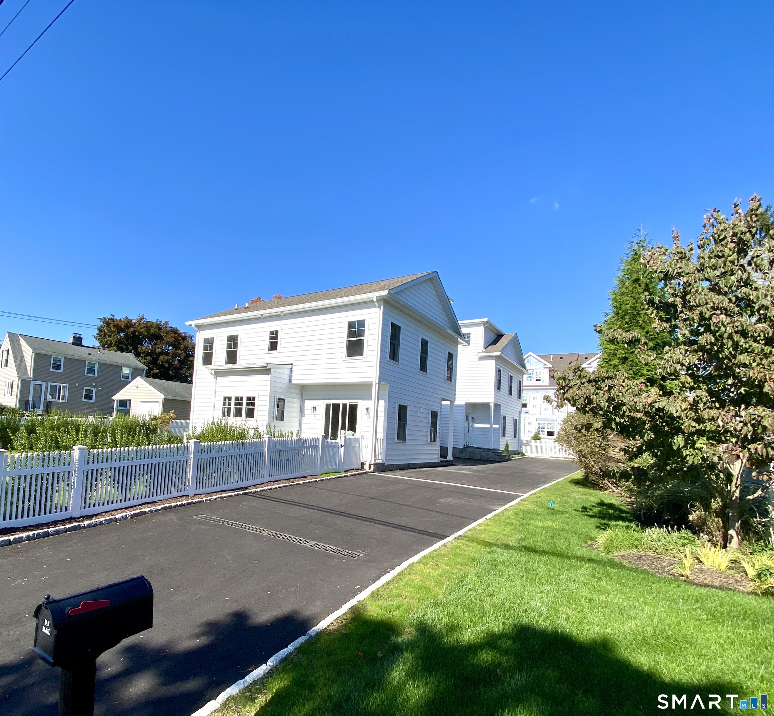 28 Country Road, 28, Fairfield, CT 06824 | For Sale at $1,199,000