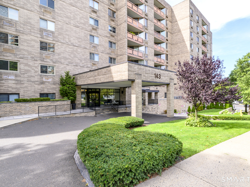  condo home for sale located at 143 Hoyt Street, apt 3k, Stamford, CT 06905