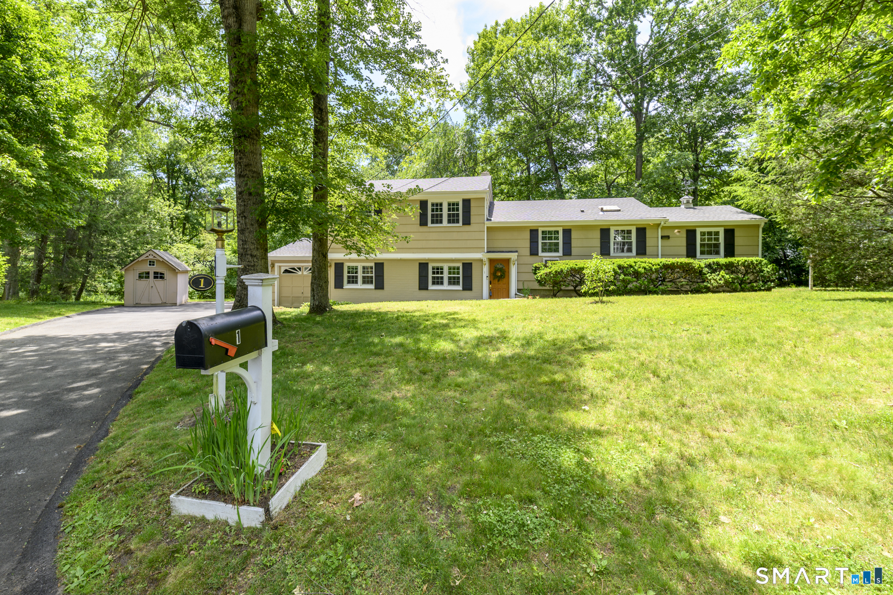 1 Little John Lane, Stamford, CT 06907 | For Sale at $849,000
