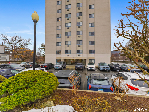  condo home for sale located at 51 Schuyler Avenue, apt 7e, Stamford, CT 06902
