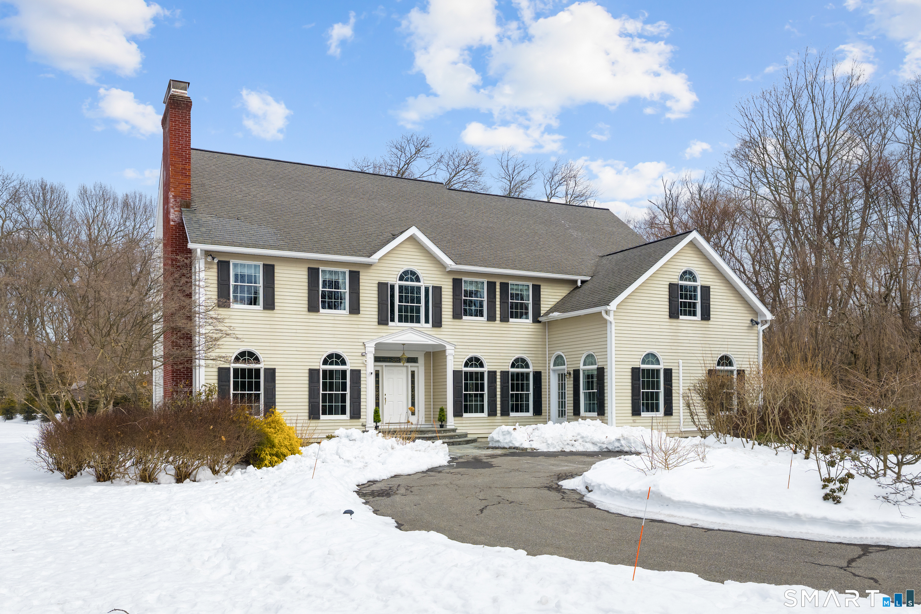 792 North Wilton Road, New Canaan, CT 06840 | For Sale at $2,895,000