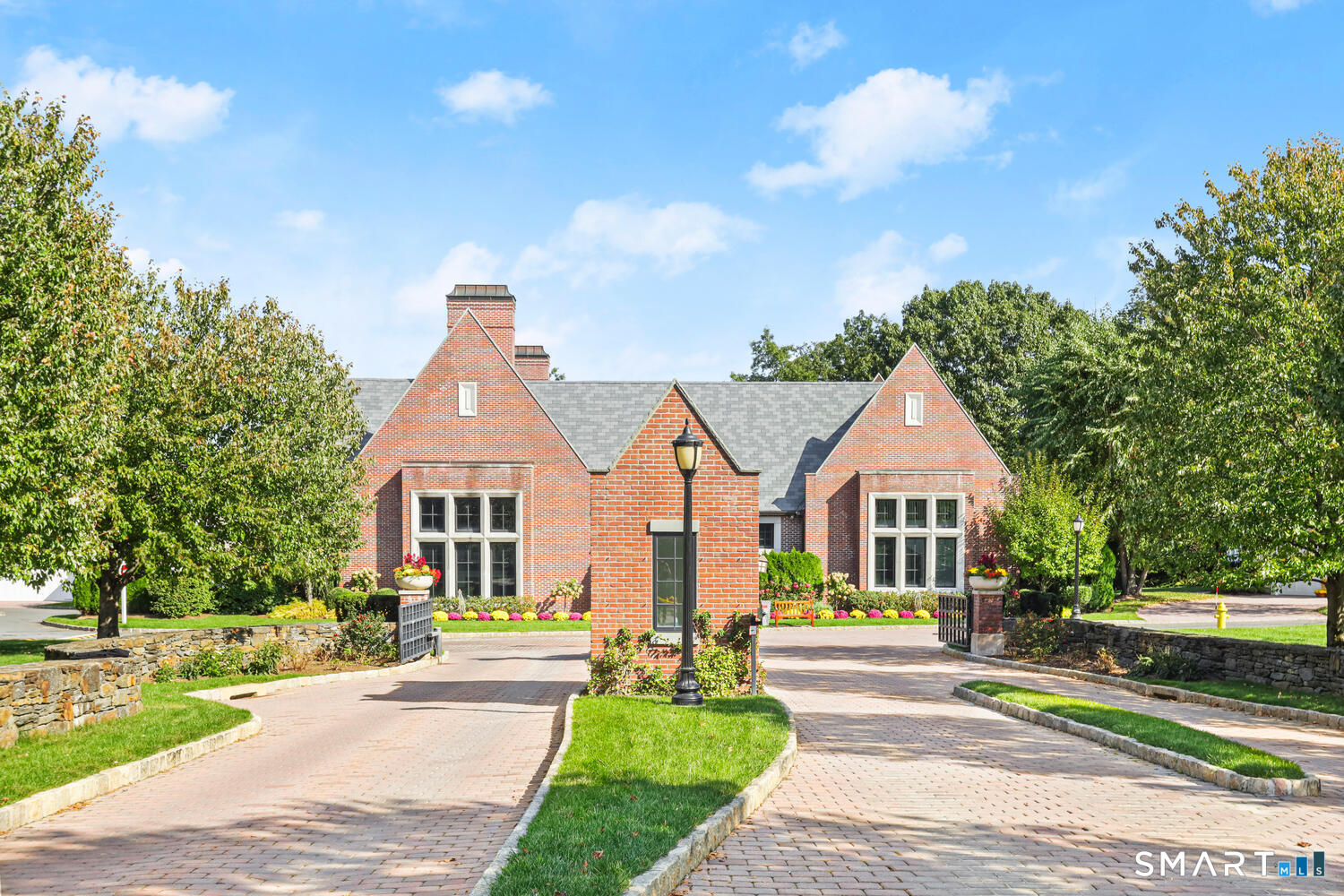 77 Havemeyer Lane, 301, Stamford, CT 06902 | For Sale at $835,000