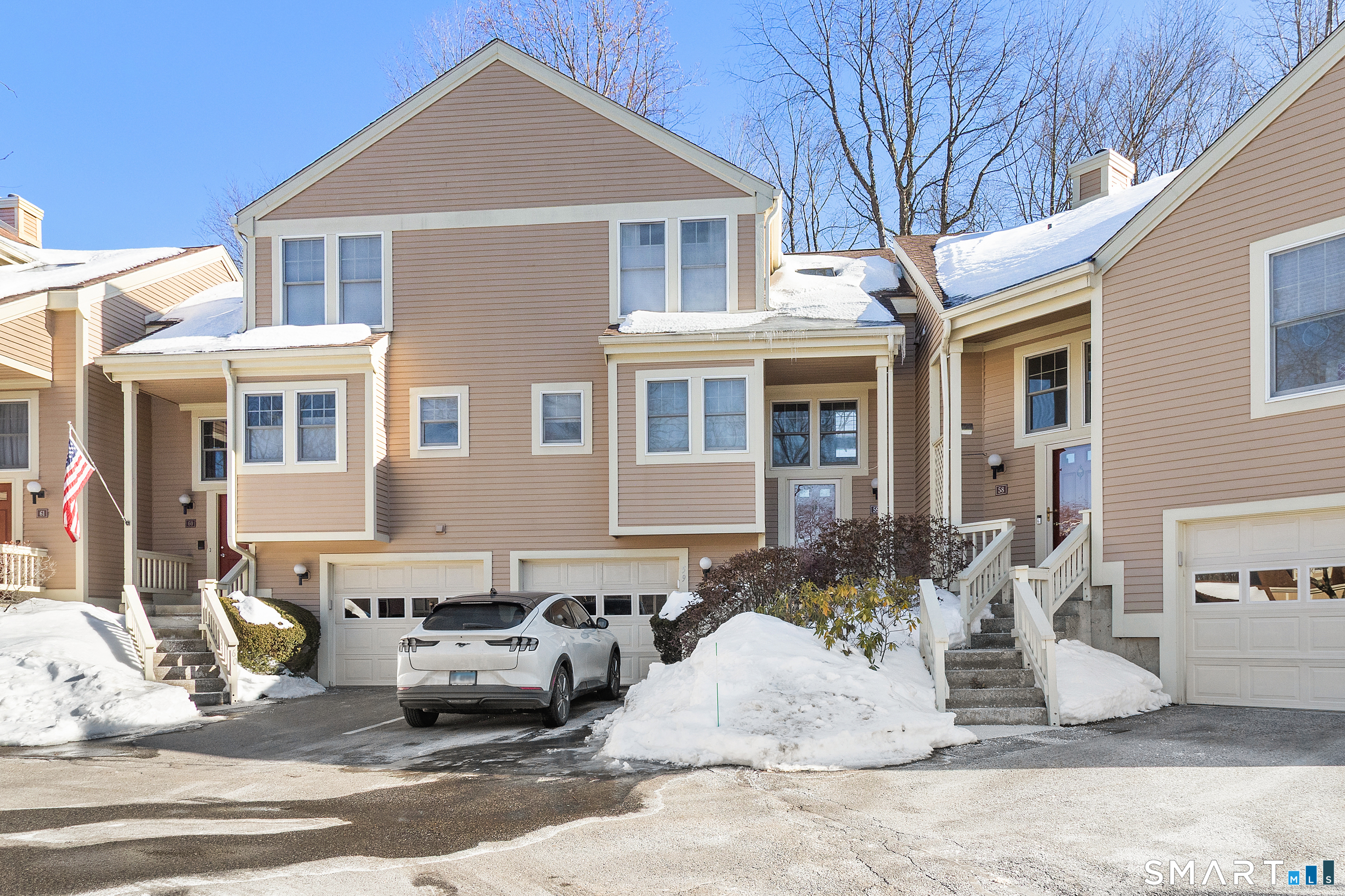 59 Brittania Drive, 59, Danbury, CT 06811 | For Sale at $449,000