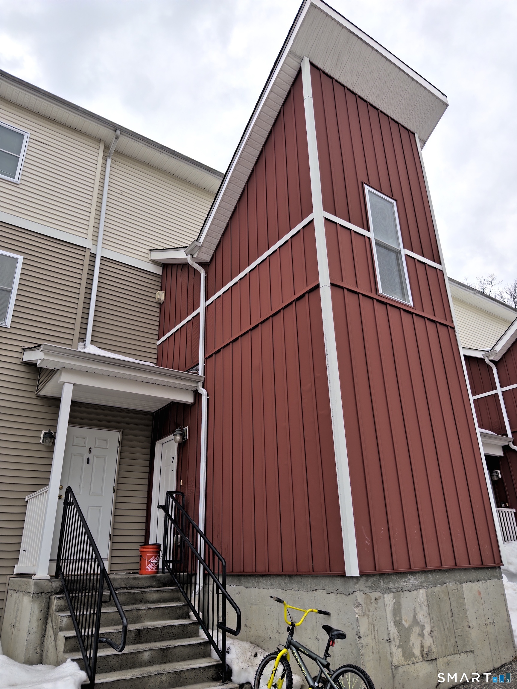 23 Scuppo Road, apt 5-7, Danbury, CT 06811 | For Sale at $300,000