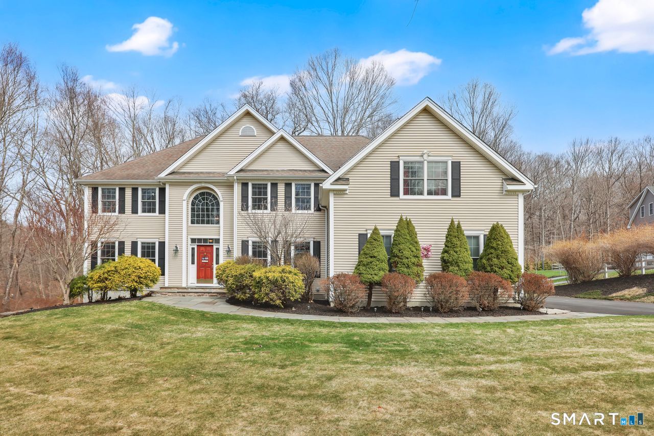 1 Bramble Trail, Newtown, CT 06470 | For Sale at $1,035,000