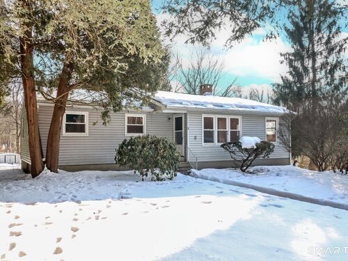  single family home for sale located at 7 Longview Road, Newtown, CT 06482