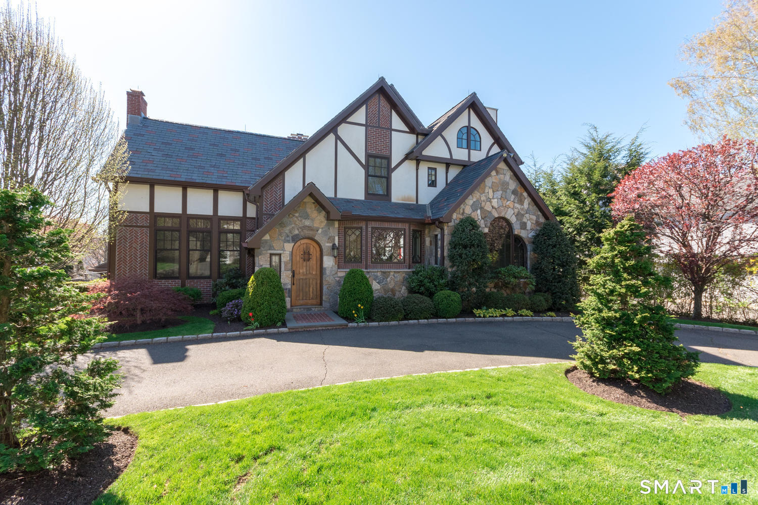 20 Outlook Drive, Darien, CT 06820 | For Sale at $3,795,000