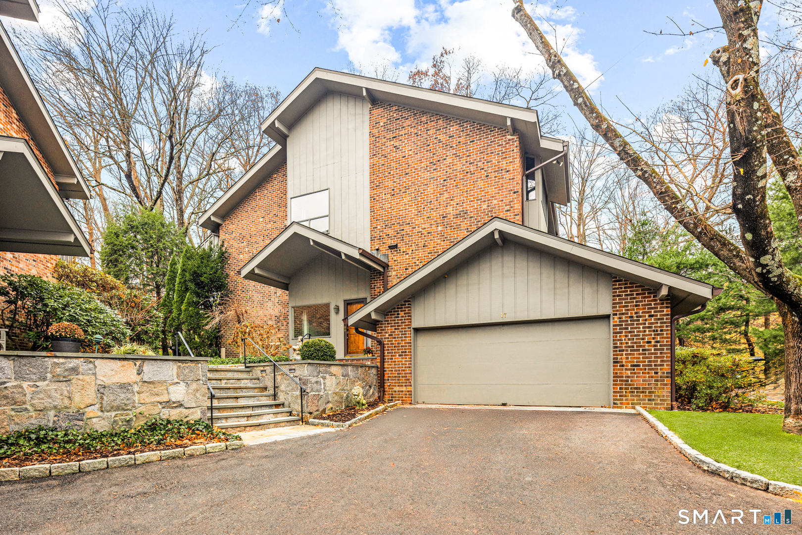 377 Main Street, apt 17, New Canaan, CT 06840 | For Sale at $1,395,000