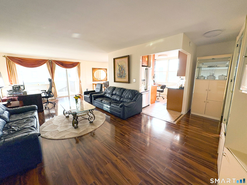  condo home for sale located at 50 Glenbrook Road, apt 9c, Stamford, CT 06902