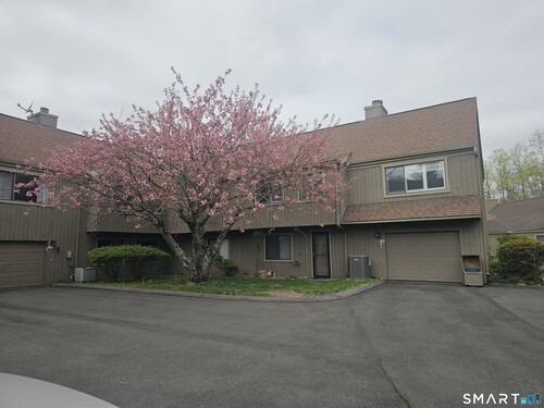  condo home for sale located at 86 South Trail, a, Stratford, CT 06614