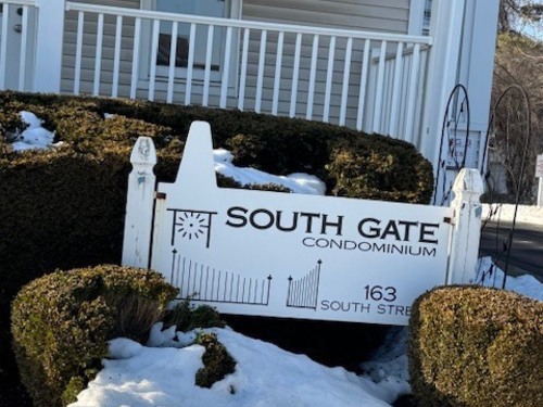  condo home for sale located at 163 South Street, 19, Danbury, CT 06810