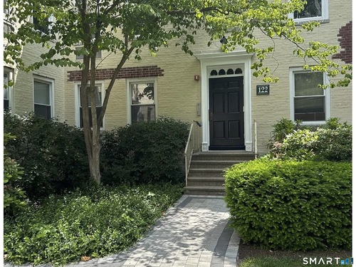  condo home for sale located at 122 Woodside Green, 1a, Stamford, CT 06901