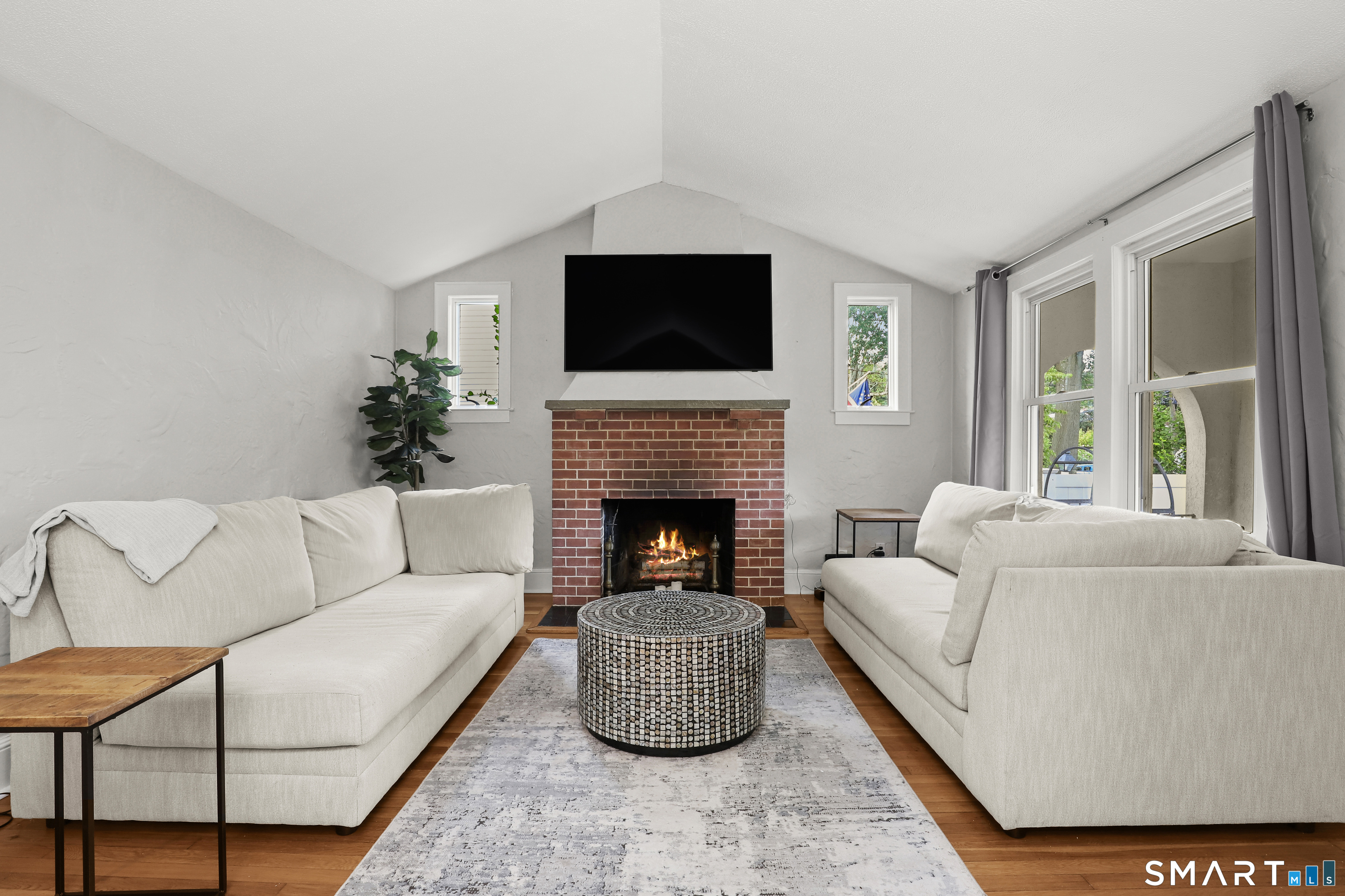 11 Rex Street, Greenwich, CT 06831 | For Sale at $875,000