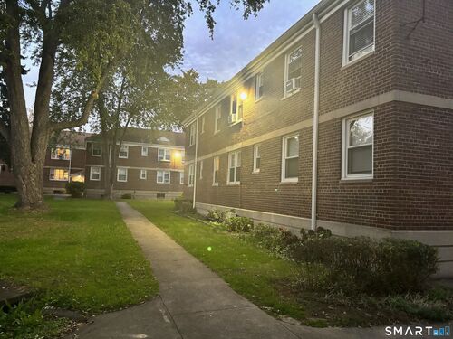  co-op home for sale located at 325 North Bishop Avenue, 18, Bridgeport, CT 06610