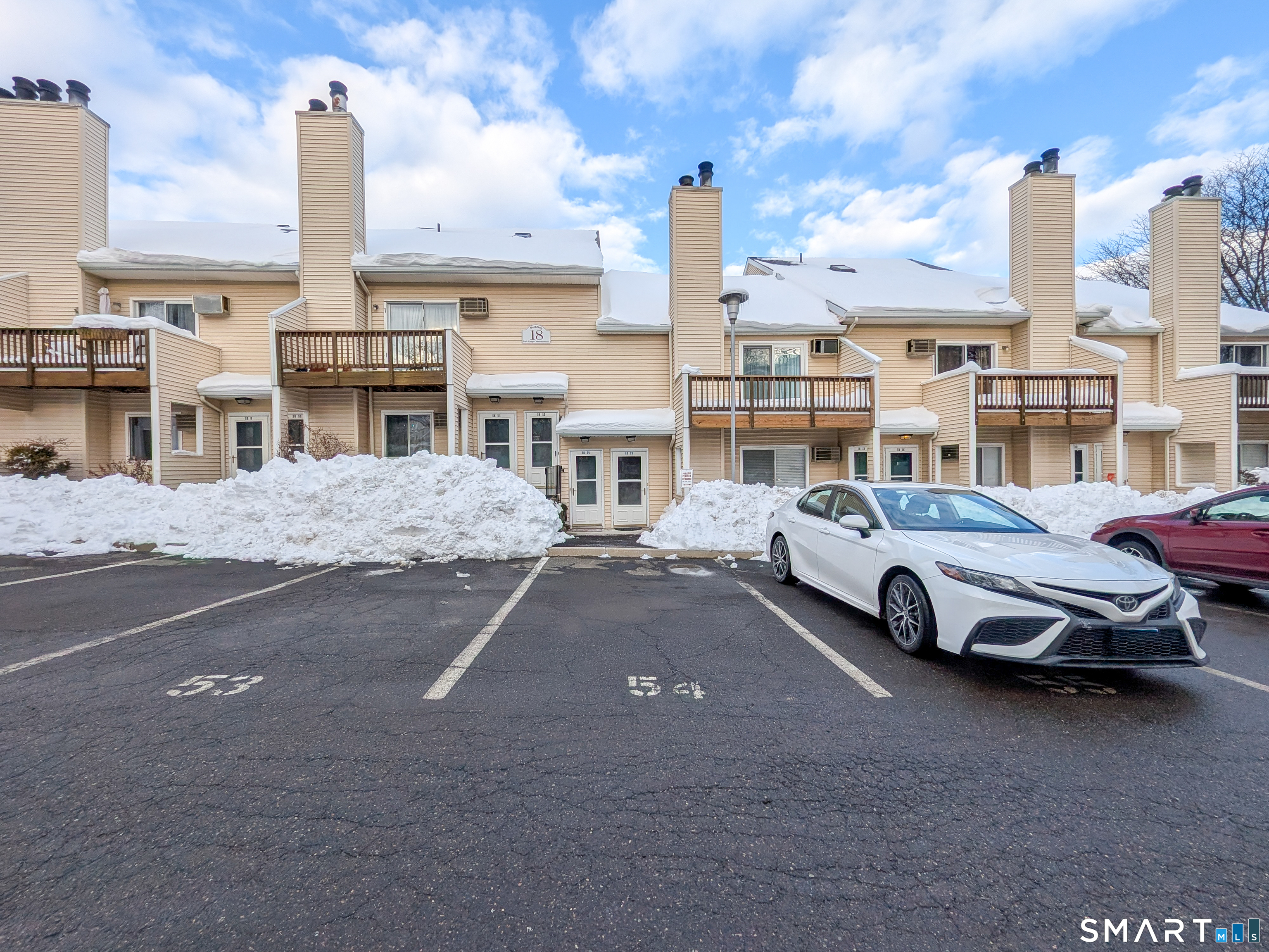 8 Rose Lane, apt 18-13, Danbury, CT 06811 | For Sale at $275,000