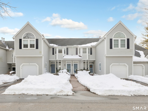  condo home for sale located at 4 Rivendell Drive, 4, Shelton, CT 06484