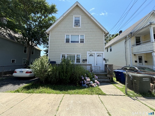  multi family home for sale located at 8 Jetland Place, Bridgeport, CT 06605